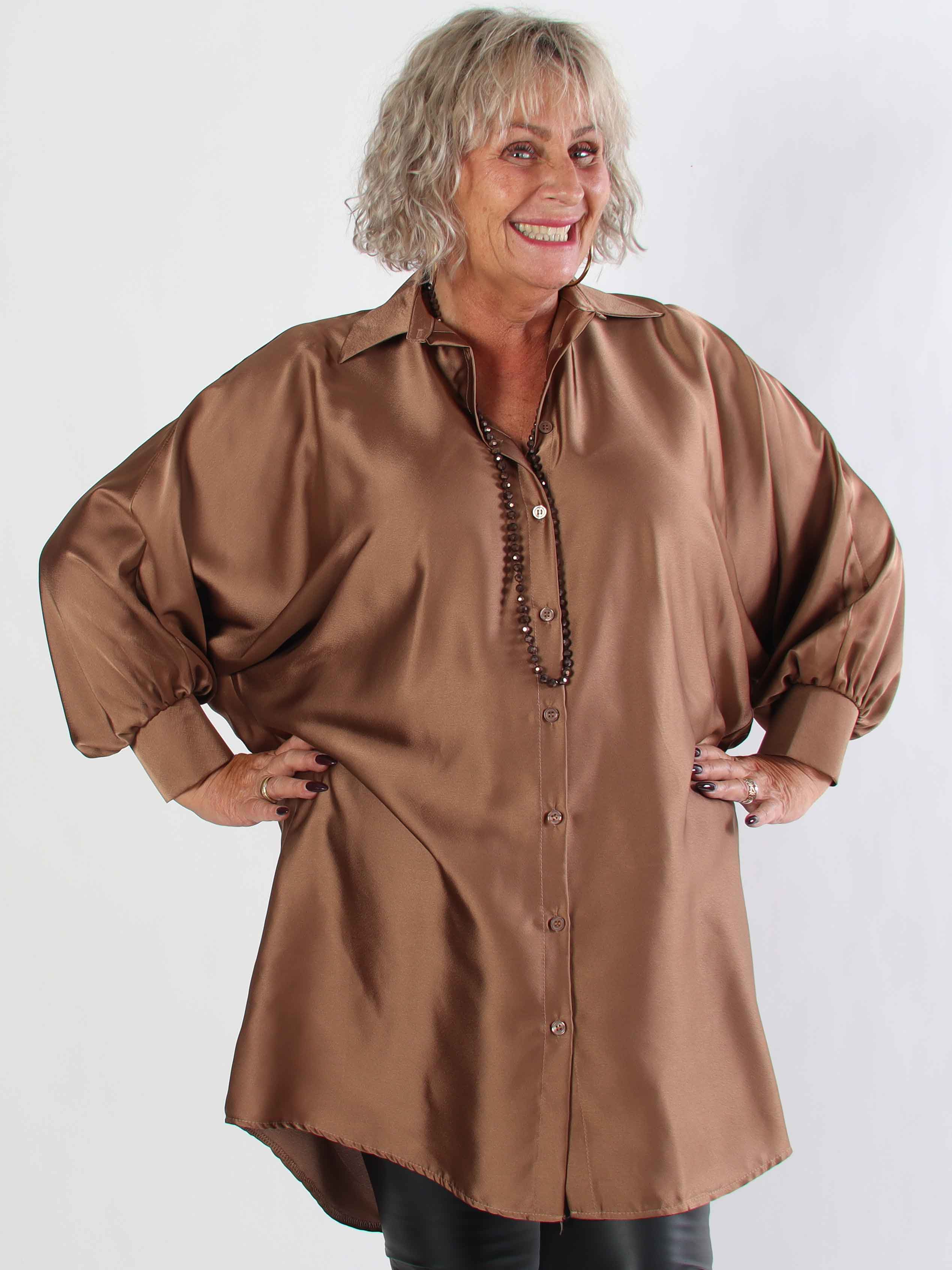 Feliciti long - Shiny plus size skjortekjole med flagermusærmer